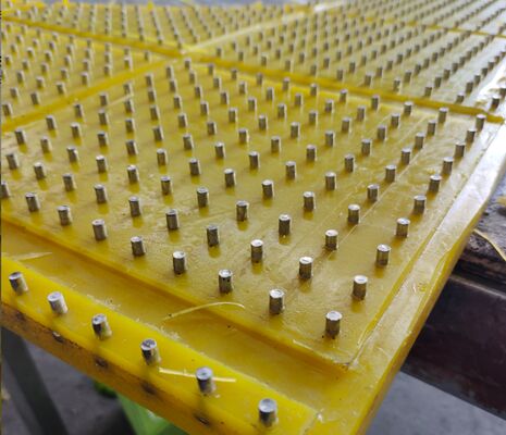 Żółty stolik obrotowy PU Materiał przeciwpoślizgowy Matka odporna na zużycie Spełnienie wymogów ISO 9001 Idealny do zastosowań ciężkich