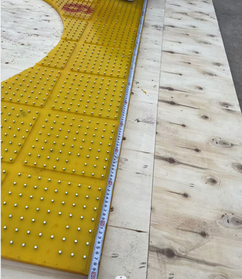 Niestandardowy stolik obrotowy Matka antypoślizgowa Rozmiar 2100X1600 MM Materiał PU Żółty kolor z stalowymi paznokciami
